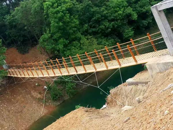 木質(zhì)吊橋 木質(zhì)吊橋