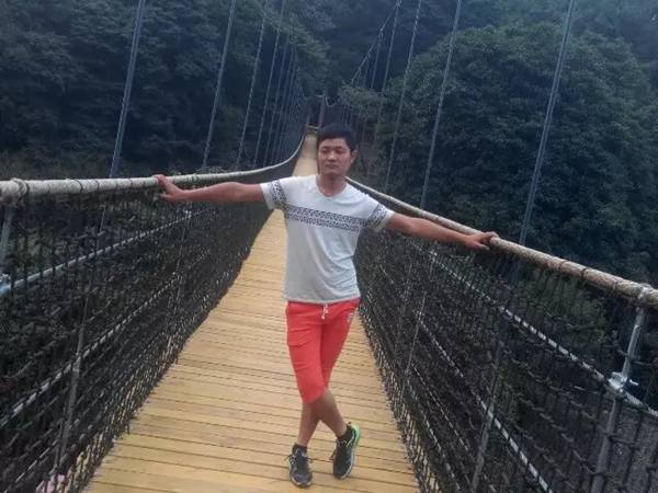 木質(zhì)吊橋 木質(zhì)吊橋