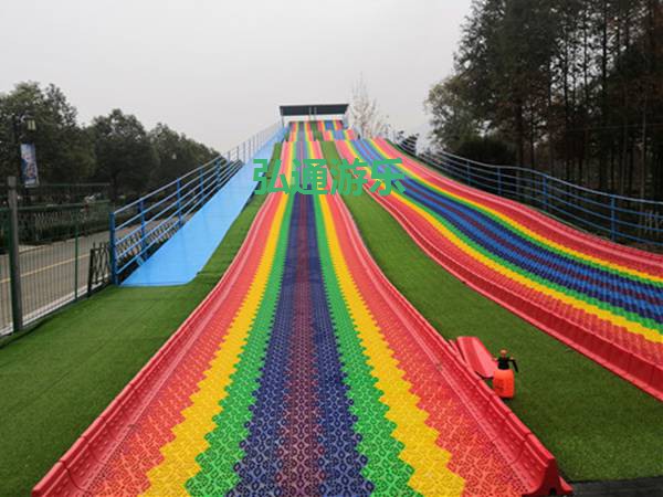 七彩滑道 七彩滑道